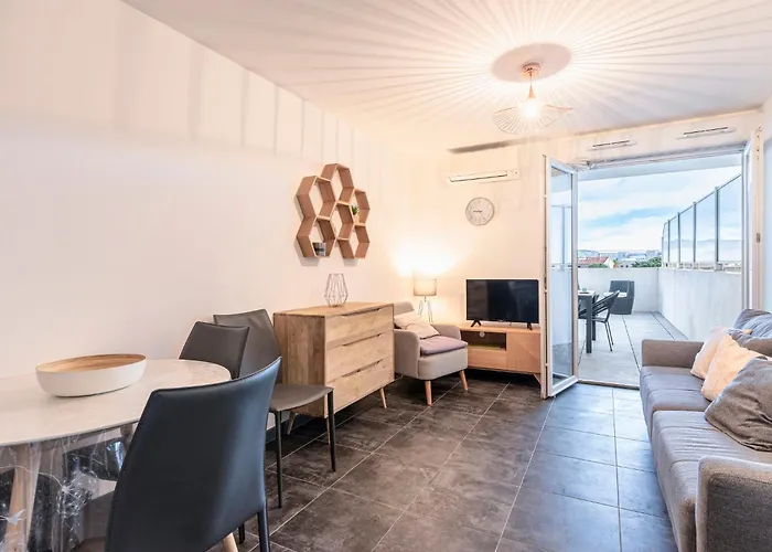 La Boetie A By Interhome *